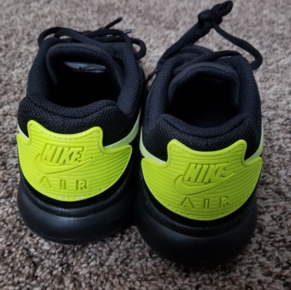 Nike - Picture 3 of 4